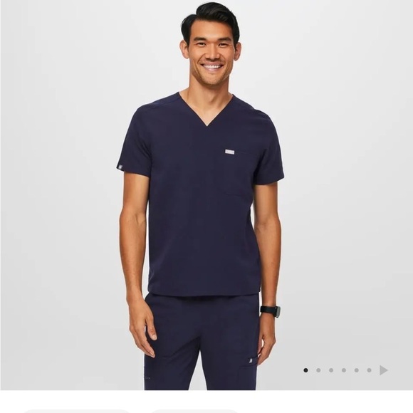 Figs Navy Blue Chisec Three-Pocket Scrub Top style TM3000 size medium - Picture 1 of 12